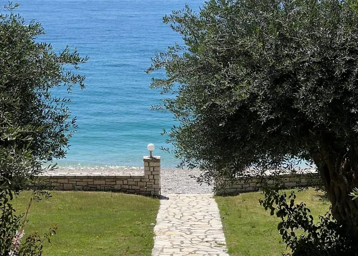 Nissaki Bay